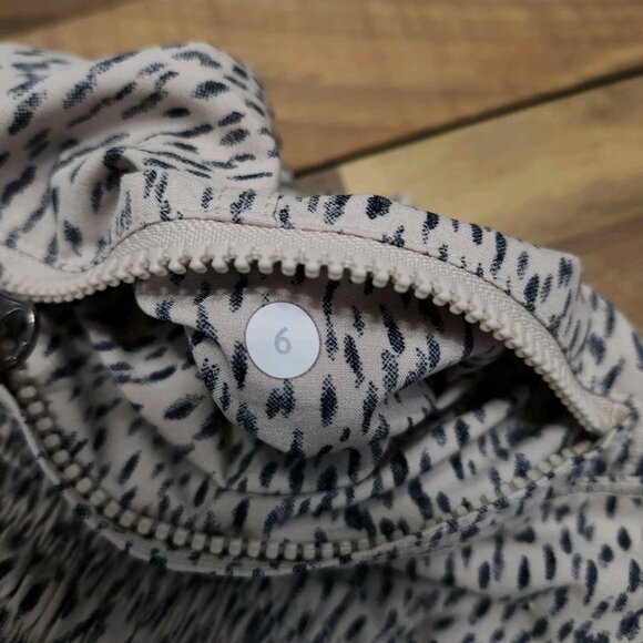 Lululemon Step Lively Crop Pants Dottie Dash Grain Black Size 6 Euc - Picture 7 of 11